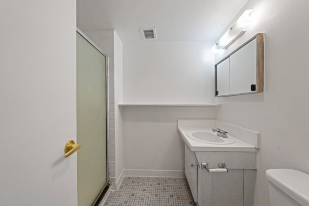 2 Bed, 2 Bath – Split