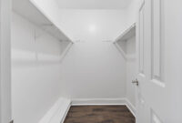 3 Bed, 2 Bath – Corner