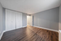 3 Bed, 2 Bath – Corner