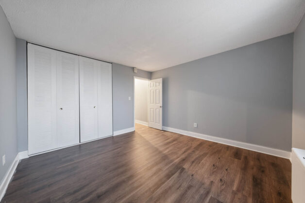 3 Bed, 2 Bath – Corner