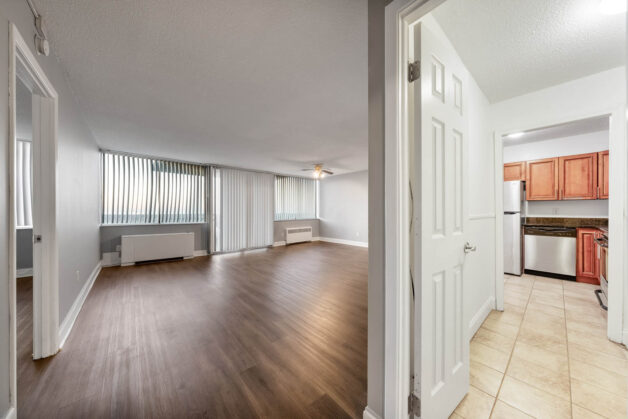 3 Bed, 2 Bath – Corner