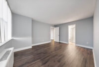 3 Bed, 2 Bath – Corner