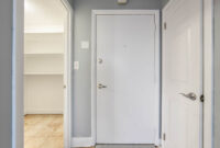 3 Bed, 2 Bath – Corner