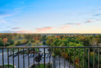 3 Bed, 2 Bath – Corner