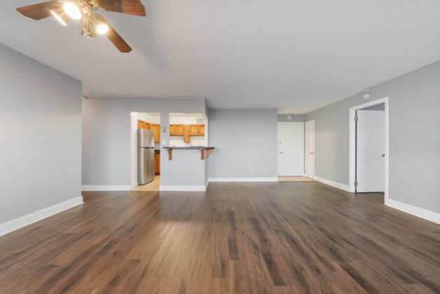 3 Bed, 2 Bath – Corner