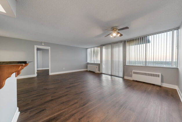 3 Bed, 2 Bath – Corner