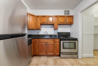 3 Bed, 2 Bath – Corner