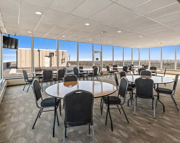 Entertainment Lounge